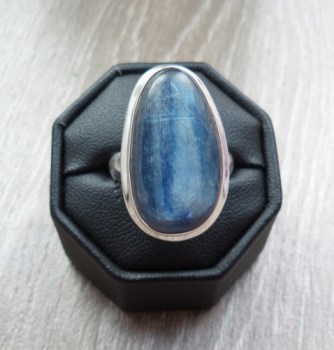 Zilveren ring met Kyaniet ring maat 18 mm